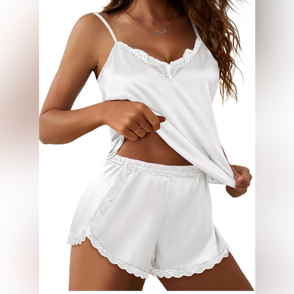 Ekouaer Elegant White Lace Trim Sleepwear Set